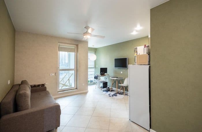 Продается студия в премиальном, малоэтажном доме "Лимасол" квартал «Средиземноморский».  
Дом расположен в 3 минах ходьбы от действующей ст. метро "Аэ