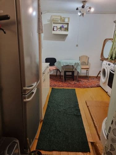 Сдаётся 1/3 часть дома,с отдельным входом,в доме комната и кухня,общая площадь 30м2,рядом с кольцевой дорогой,выезд на мкад 500м ,в шаговой доступнос...