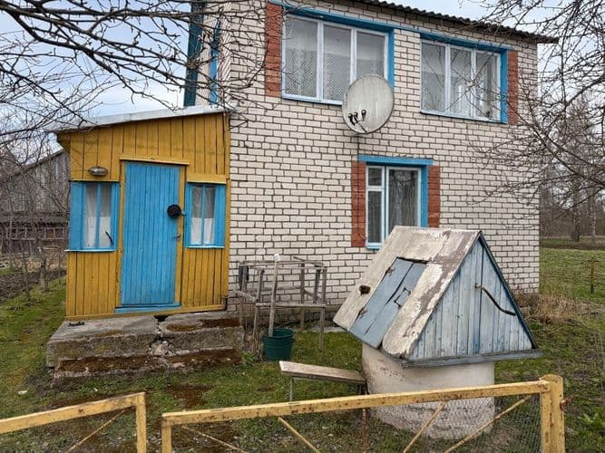 Продам дачу, на теретории расположено много деревьев( яблока, груша, вишня, слива, орехи) кустов(смородина, паречки, малина), имеются хоз постройки ба...