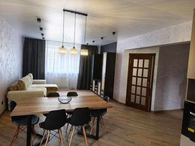 Сдам дом находится в центре города но в то же время и в дали от городской суеты, на время вашей командировки в доме есть всё для комфортного проживан...