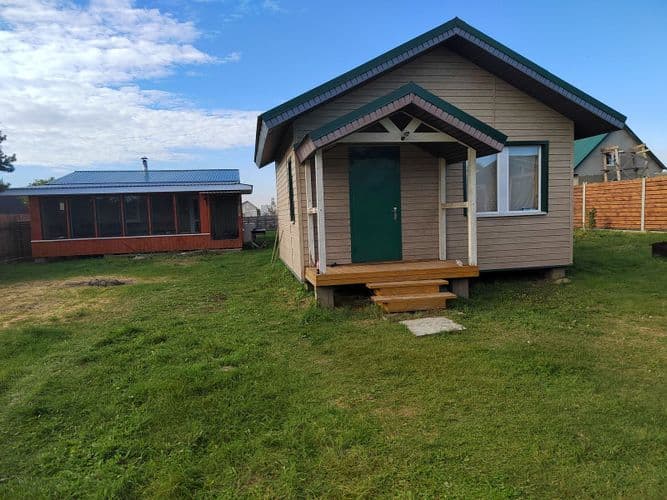 Продам дачный дом. Участок 10 сотак Барановичи, товарищество Надзея 2 На территории расположено 2 дома. Один 68 м.кв с терассой Жилая 40, терасса 28 ...