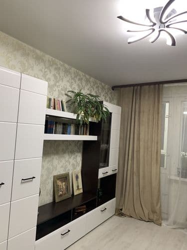 Сдаю койко место для девушки на время сессии или на короткий срок . До метро 7 минут пешком . Рядом много магазинов . Рядом Медуниверситет и БГУ .. ( ...