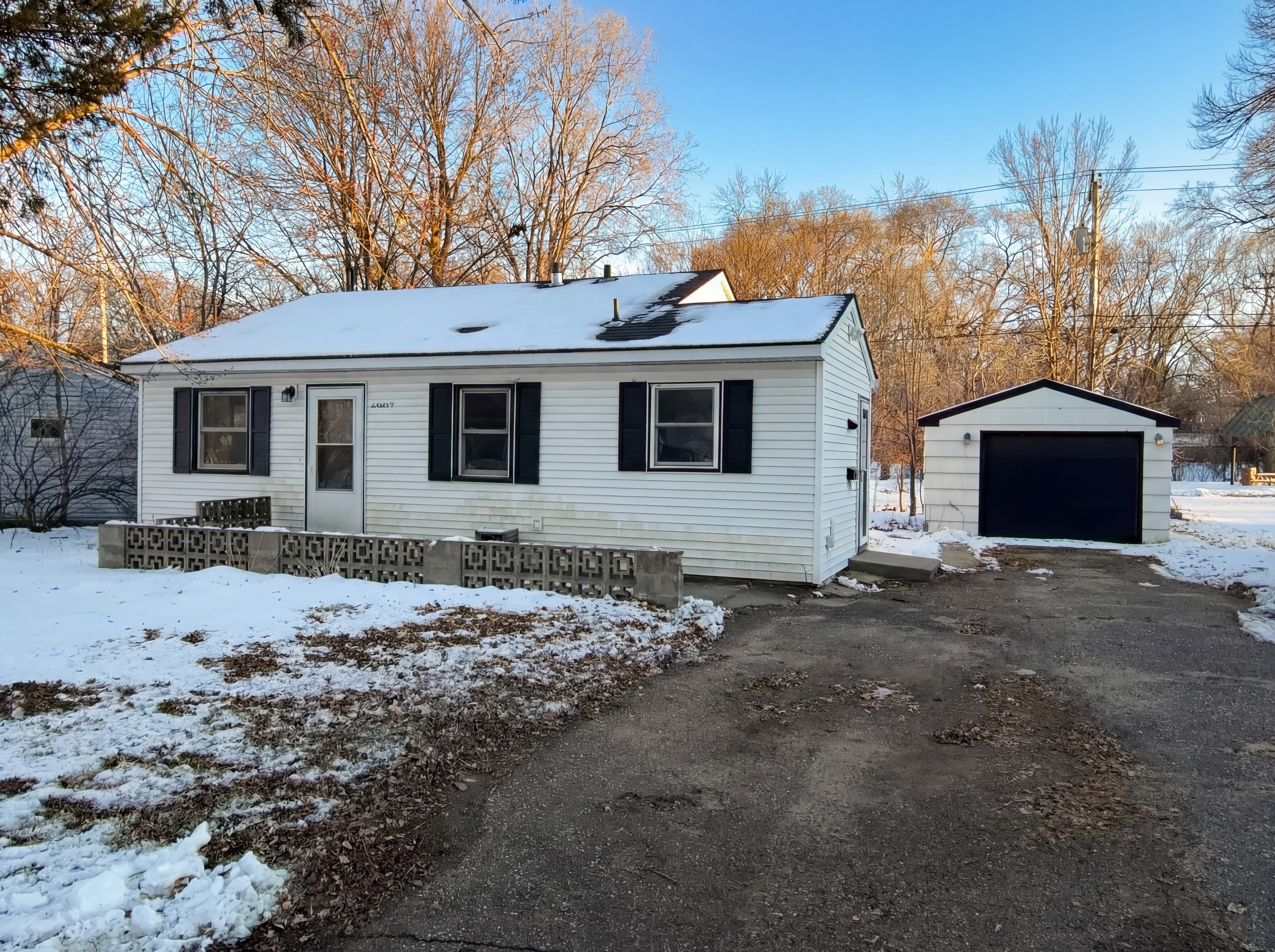 6907 52nd Ave N Crystal MN 55428